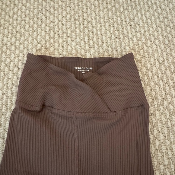 Year of Ours brown ribbed crossover leggings - Picture 2 of 4